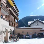 ホテル Buendnerhof 3*
