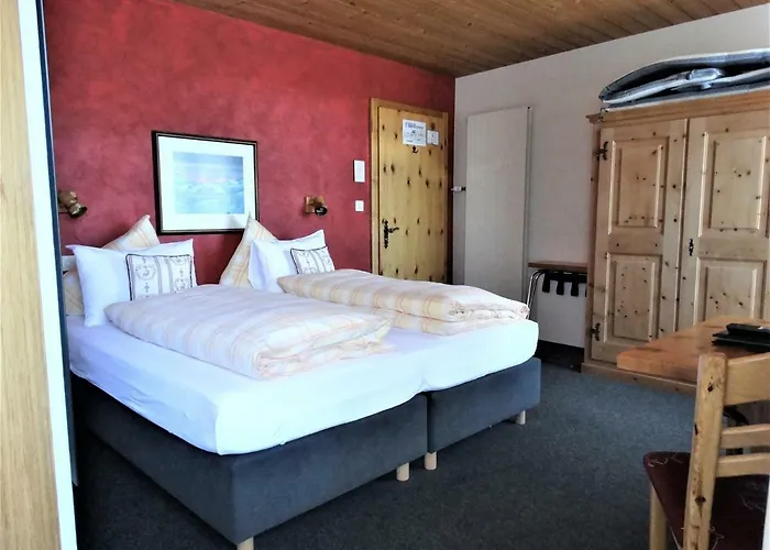 فندق Buendnerhof 3*